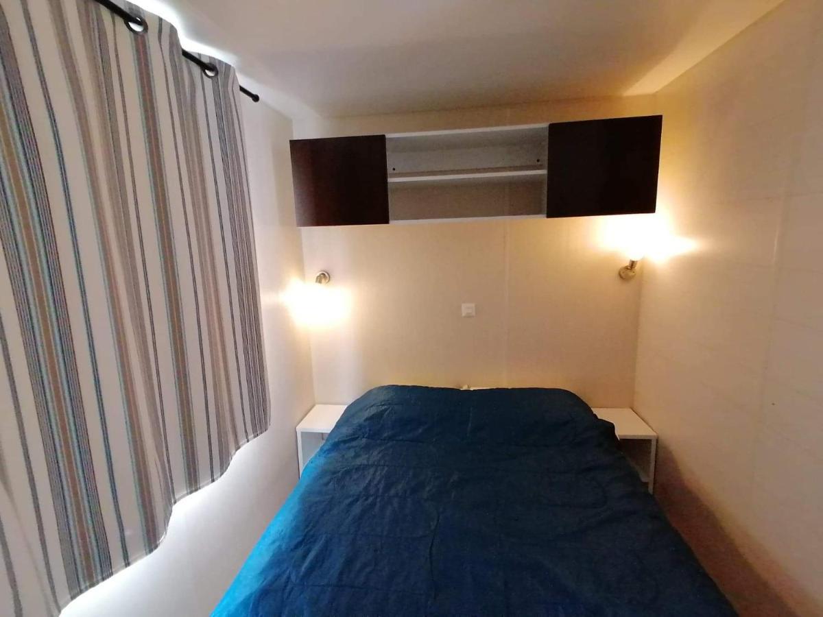 Hotel Le domaine des iscles à La Roque-d'Antheron Extérieur photo